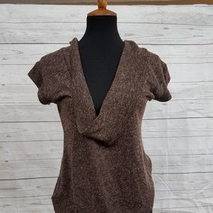 Brown short sleeve sweater
